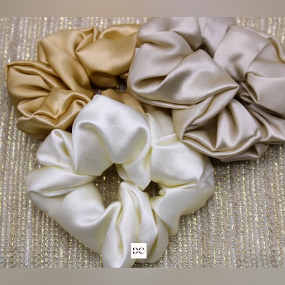 100% 22momme Mulberry Silk Scrunchies (4cm wide) - Picture 2 of 5